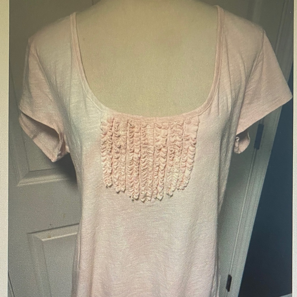 Womenβs Scoop Neck Ruffle Front Tee - Light Pink